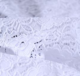 Krajka růže bílá