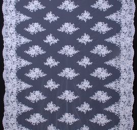 Efektní krajka vyšívaná na tylu bílá 