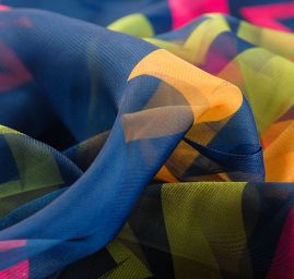 Šifon jemný geometrický motiv sleva na kvalitu II.jakost
