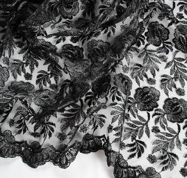 Krajka výšivka na tylu květy černá