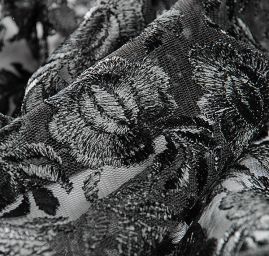 Krajka výšivka na tylu květy černá