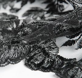 Krajka výšivka na tylu květy černá