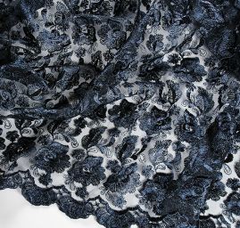 Krajka výšivka na tylu růže tm.modrá