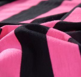 Úplet vzor proužek neon růžový/černá