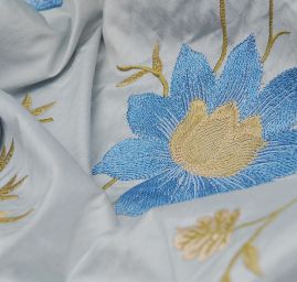 Šantungové hedvábí výšivka květů modrý II.jakost