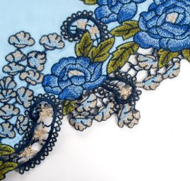 Bavlněná letní látka s výšivkou modrá/modrá