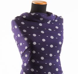 Viskozová šatová látka se vzorem ornamentů 