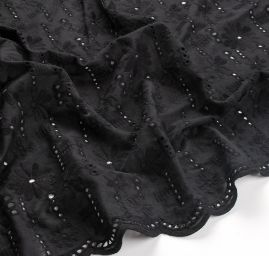 Krajka madeira celoplošná výšivka květ/puntík černá