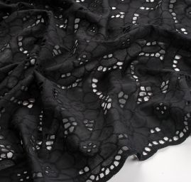 Krajka madeira celoplošná výšivka velký květ černá