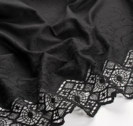 Bavlněná látka s výšivkou a hrubou krajkou černá