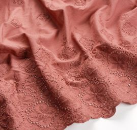 Krajka madeira vzor drobné květy pastel hnědá