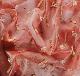 Organza hedvábná s aplikacemi tm.červená