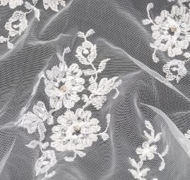 Efektní krajka s kamínky 