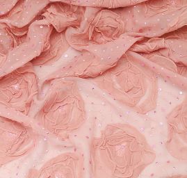 Hedvábný šifón s aplikacemi květů 