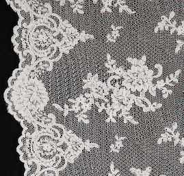 Tylová krajka květinová výšivka slonová kost