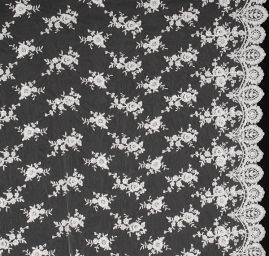 Krajka výšivka na tylu rokajl/perličky/flitry bílá