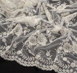 Krajka výšivka na tylu korálky/rokajl/perličky