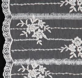 Bordurová krajka barokní motiv rokajl/korálky 