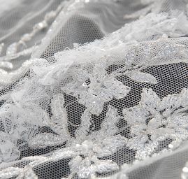 Bordurová krajka barokní motiv rokajl/korálky 