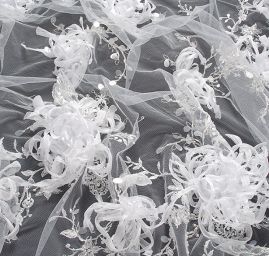 Krajka vyšívaný tyl se stužkovou aplikací/korálky/flitry