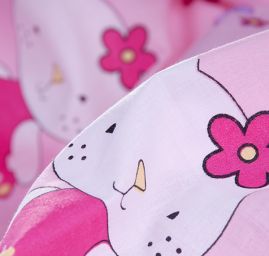 Bavlněná látka kočička/kytičky růžová
