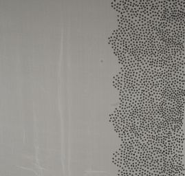 Hedvábný žoržet s tylovou aplikací slonová kost