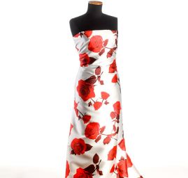 Mikado tkanina se vzorem červených růží 