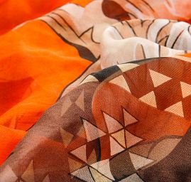 Hedvábný šifon koně oranžová/hnědá