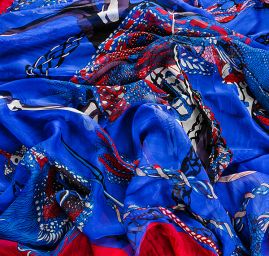 Hedvábný šifon jezdec na koni