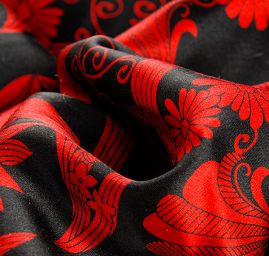 Hedvábný satén květinový motiv červená/černá