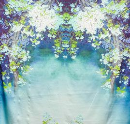 Hedvábný satén květinový motiv