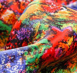 Hedvábný satén květinový motiv malba