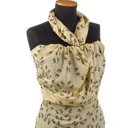 Hedvábný krepdešín postavy 