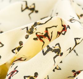 Hedvábný krepdešín postavy 