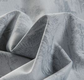 Látka s motivem toile de jouy šedomdrá