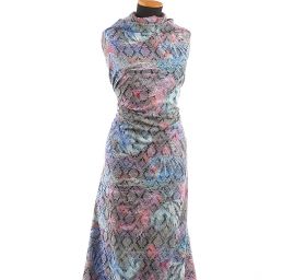 Žakárová pružná látka ornamenty tisk paví pera růžová