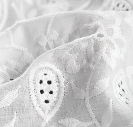 Madeira vyšívaná látka vzor květy a listy bílá II.jakost