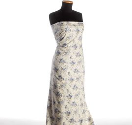 Bavlněná látka z kolekce Dapper s modrým  kytičkovým motivem