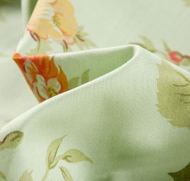 Bavlněné plátno světle zelená s květinovým vzorem 