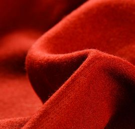 Vlněná látka sukno vínové barvy