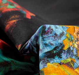 Hedvábný satén květy růží