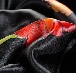 Satén květinový motiv 