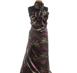 Satén nepružný motiv květin černý