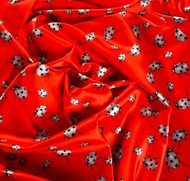 Atlas satén berušky velké červené