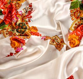 Hedvábný atlas květinový vzor folklor ve stylu DG