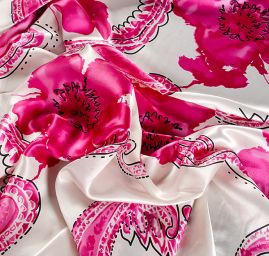 Hedvábný satén vzor paisley růžový