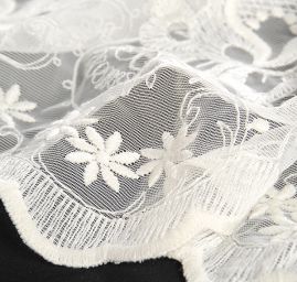 Efektní bordurová krajka květinový motiv slonová kost