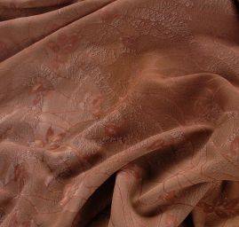 Šatová látka se vzorem květů hnědá