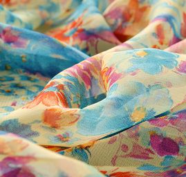 Jemný šifon květinový motiv pastel žlutá