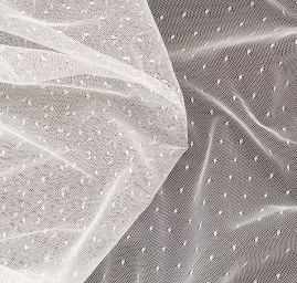 Efektní tyl s vyšívanými puntíky v bílé barvě